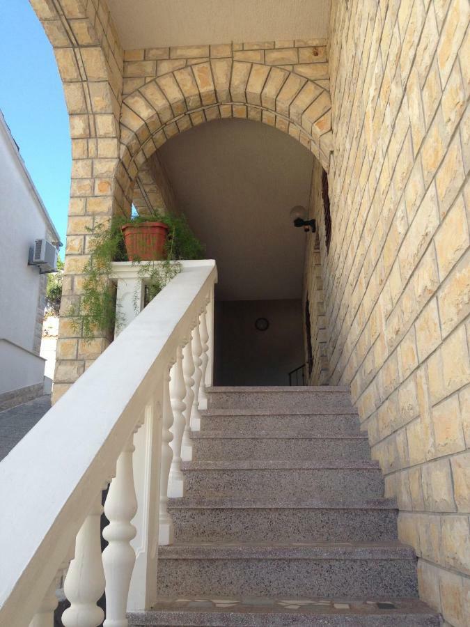 Apartmani Frkic Tisno Kültér fotó